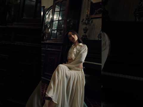 Afra feat. Demet Özdemir - Şimdi Böyle Biriymiş