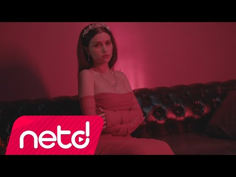 Ezgi Aygün - Mor Begonviller